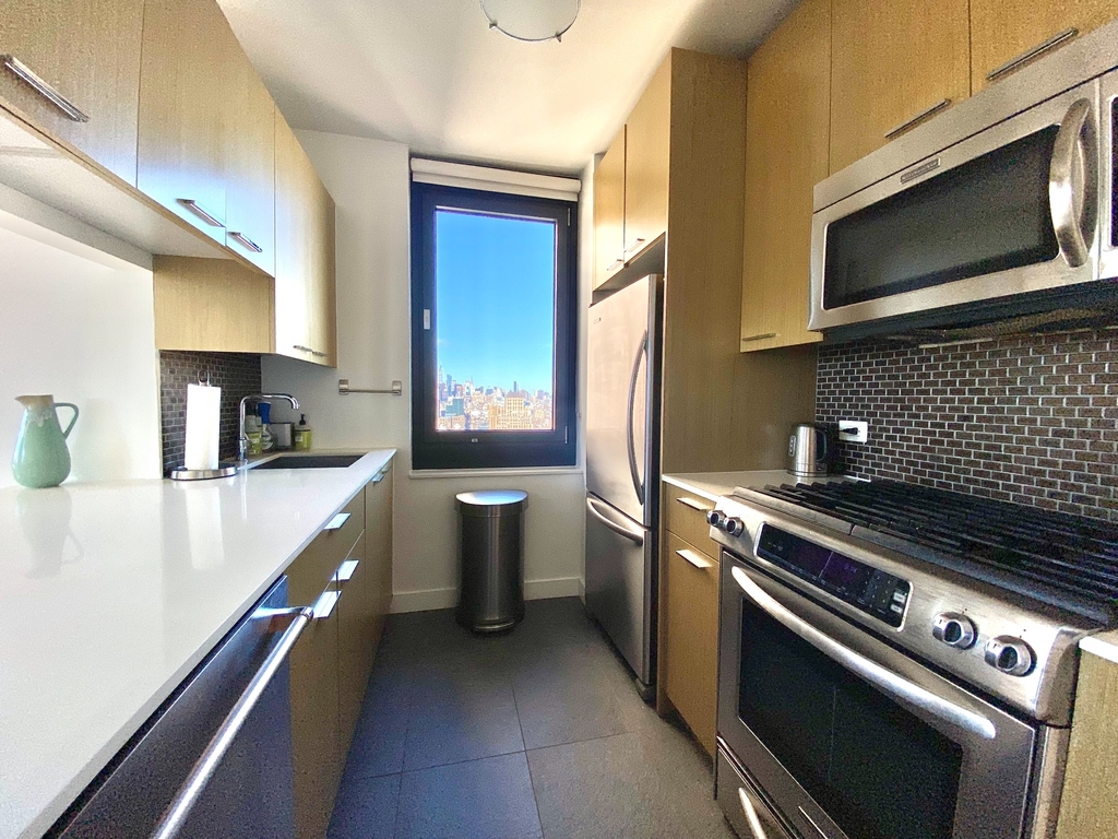 105 Duane Street - Photo 3