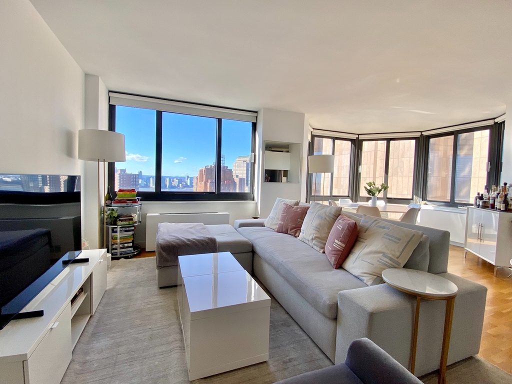 105 Duane Street - Photo 0