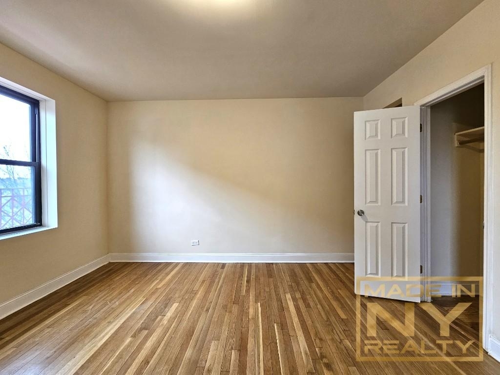 49-15 Skillman Avenue - Photo 6