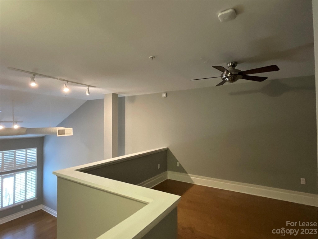 404 N Laurel Avenue - Photo 6