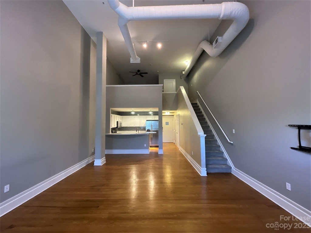 404 N Laurel Avenue - Photo 5