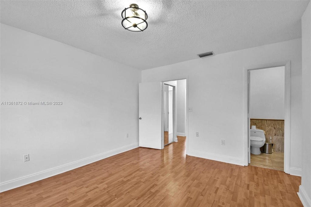 11243 Sw 9th Ct - Photo 28