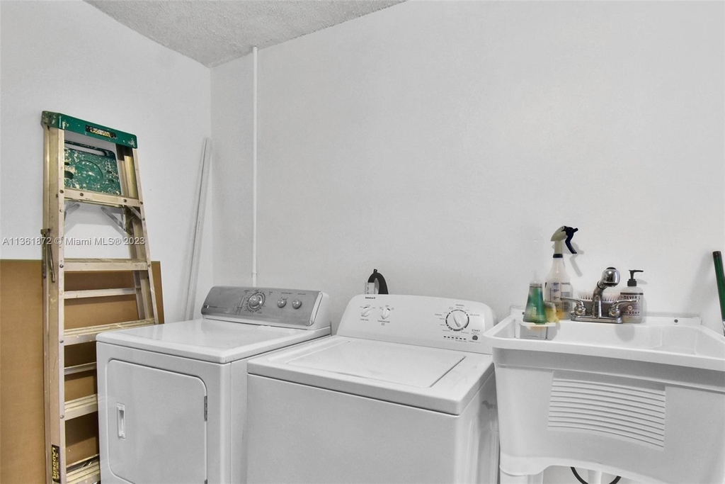 11243 Sw 9th Ct - Photo 41