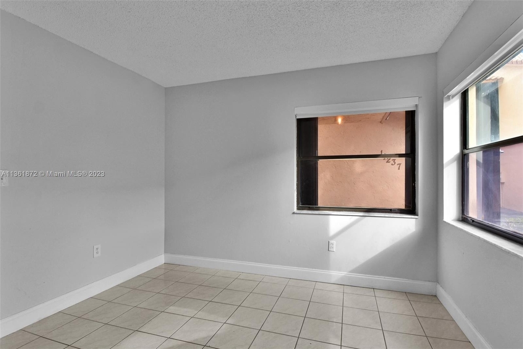 11243 Sw 9th Ct - Photo 45