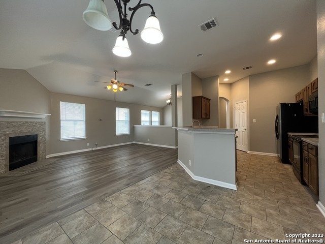 6407 Castle View - Photo 3