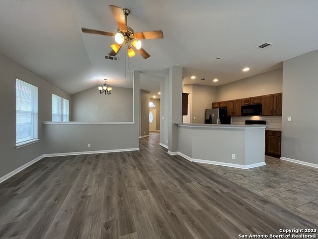 6407 Castle View - Photo 4