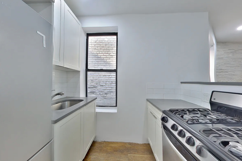 15 West 64th Street - Photo 2