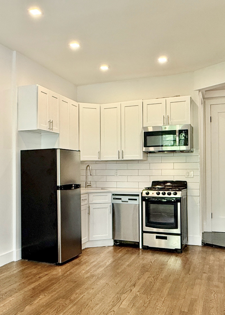 East 85th Street - Photo 1