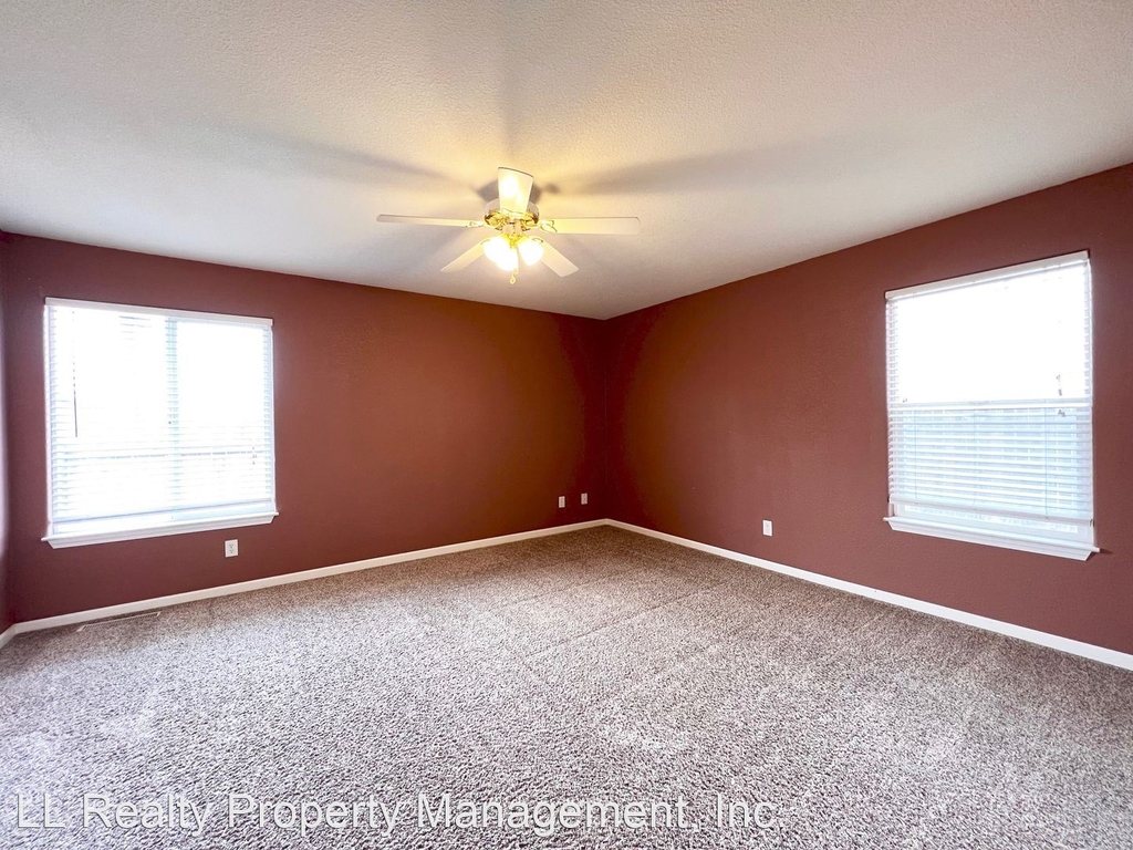 1026 Pepper Lane - Photo 13