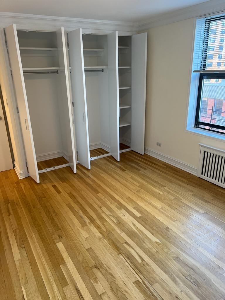 305 West 13th Street - Photo 10