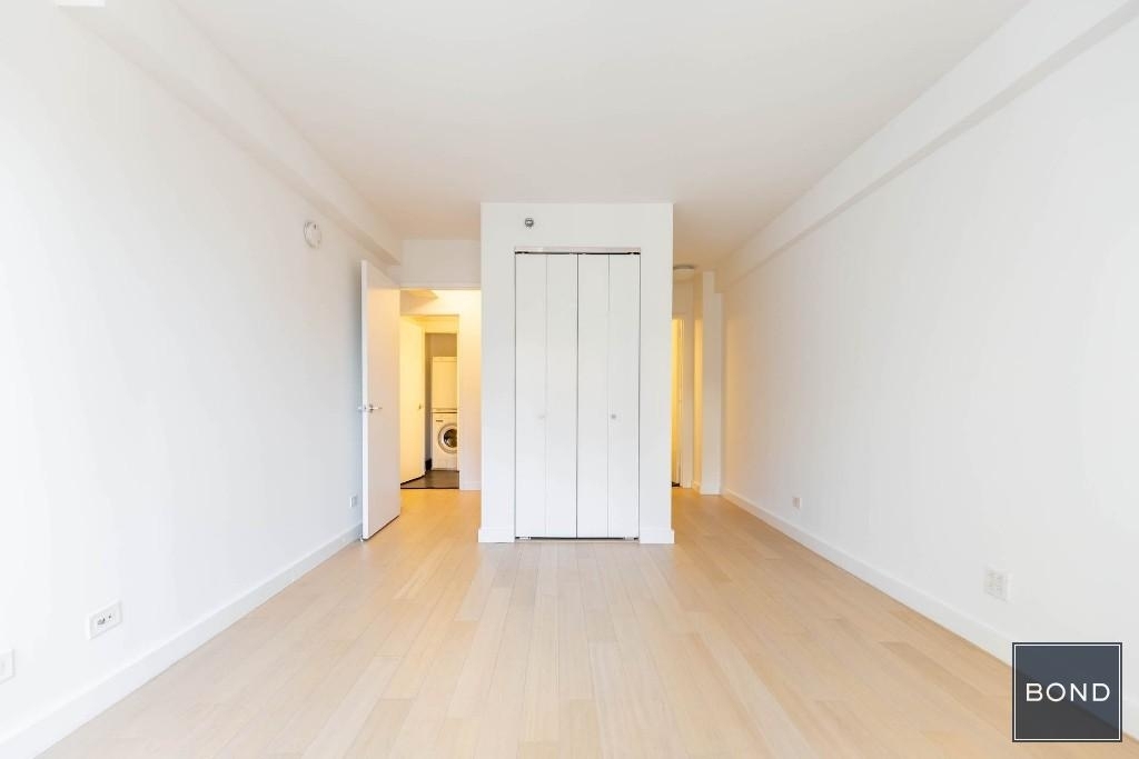 222 East 39th Street - Photo 7