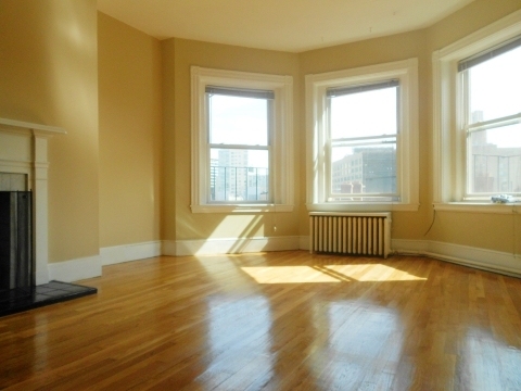 875 Beacon St - Photo 3