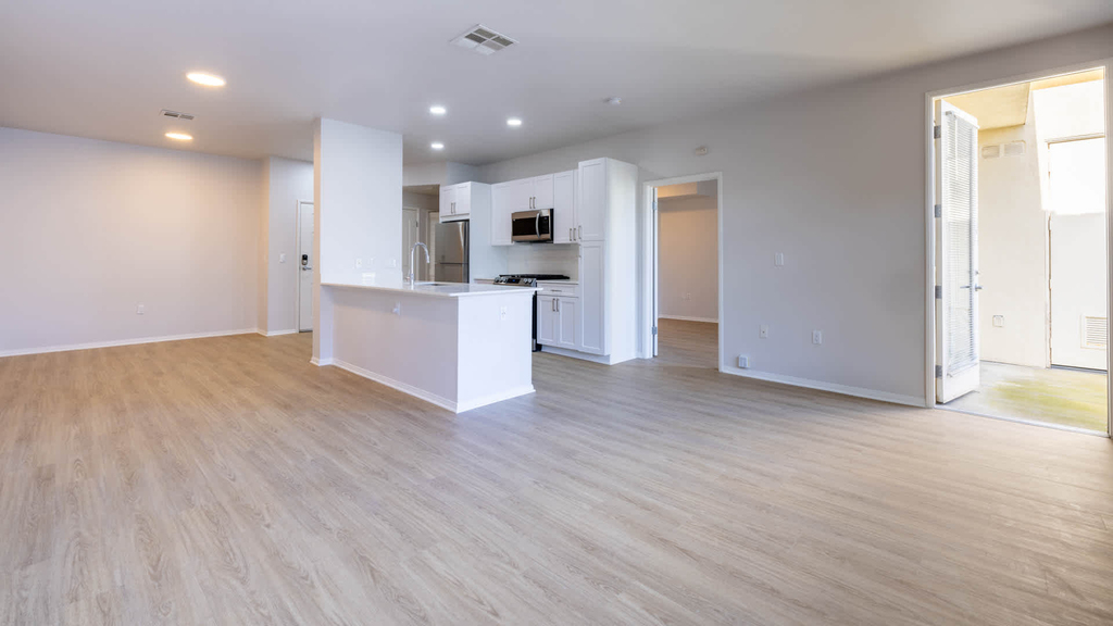 6150 De Soto Avenue - Photo 21