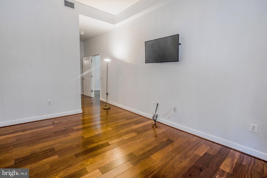 631 D St Nw #130 - Photo 39