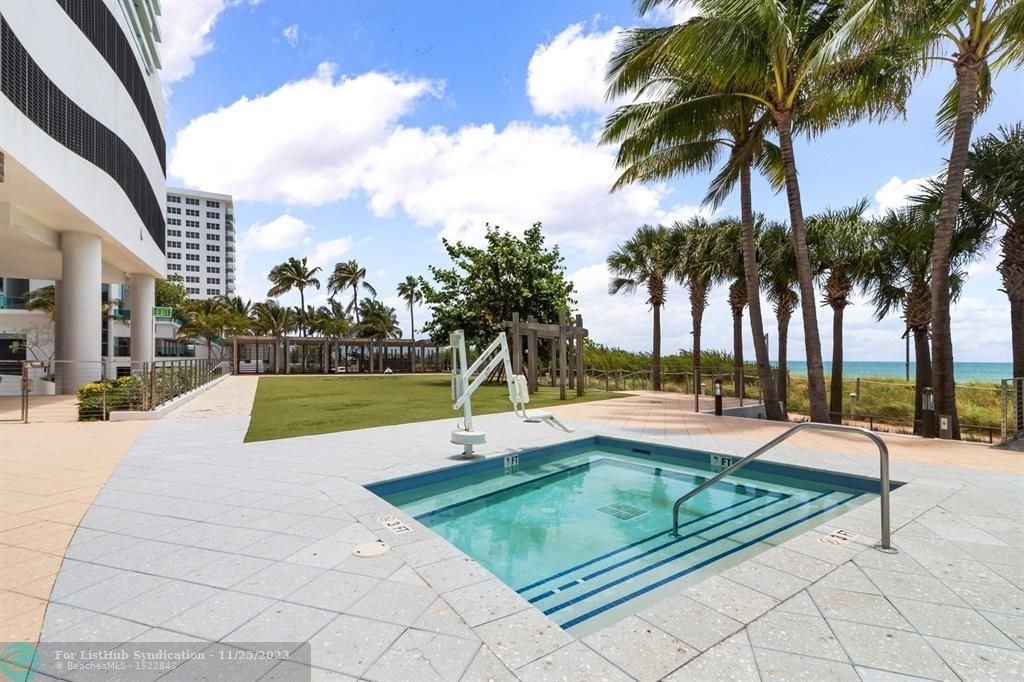 6801 Collins Ave - Photo 22