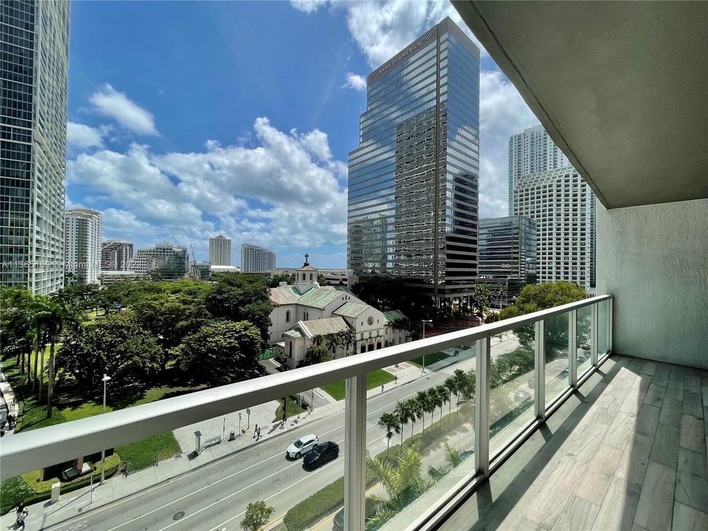 500 Brickell Ave - Photo 15