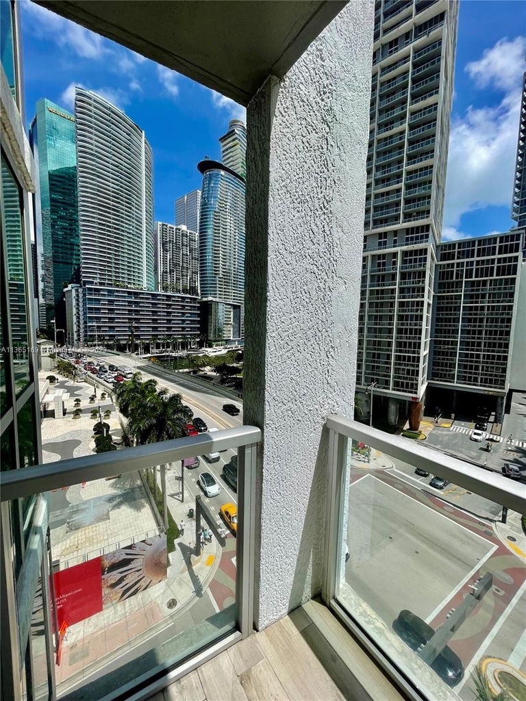 500 Brickell Ave - Photo 16