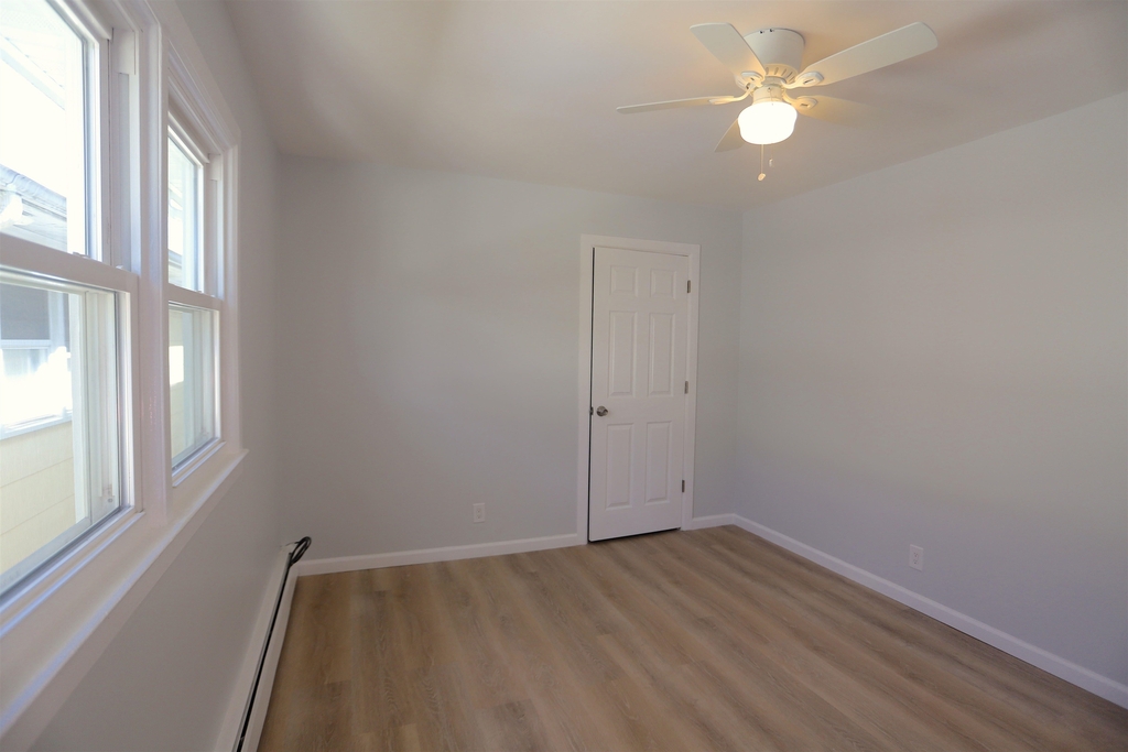 83 Neptune Ave - Photo 14