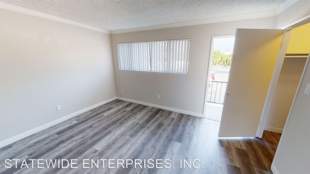 20431 Saticoy St. - Photo 6