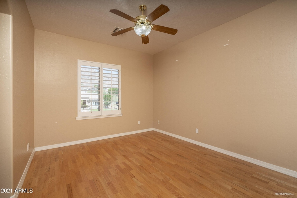 533 W Desert Flower Lane - Photo 15