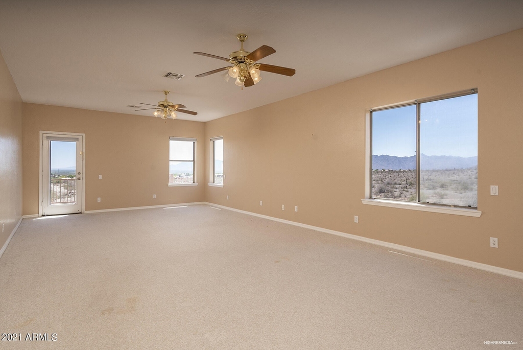 533 W Desert Flower Lane - Photo 13