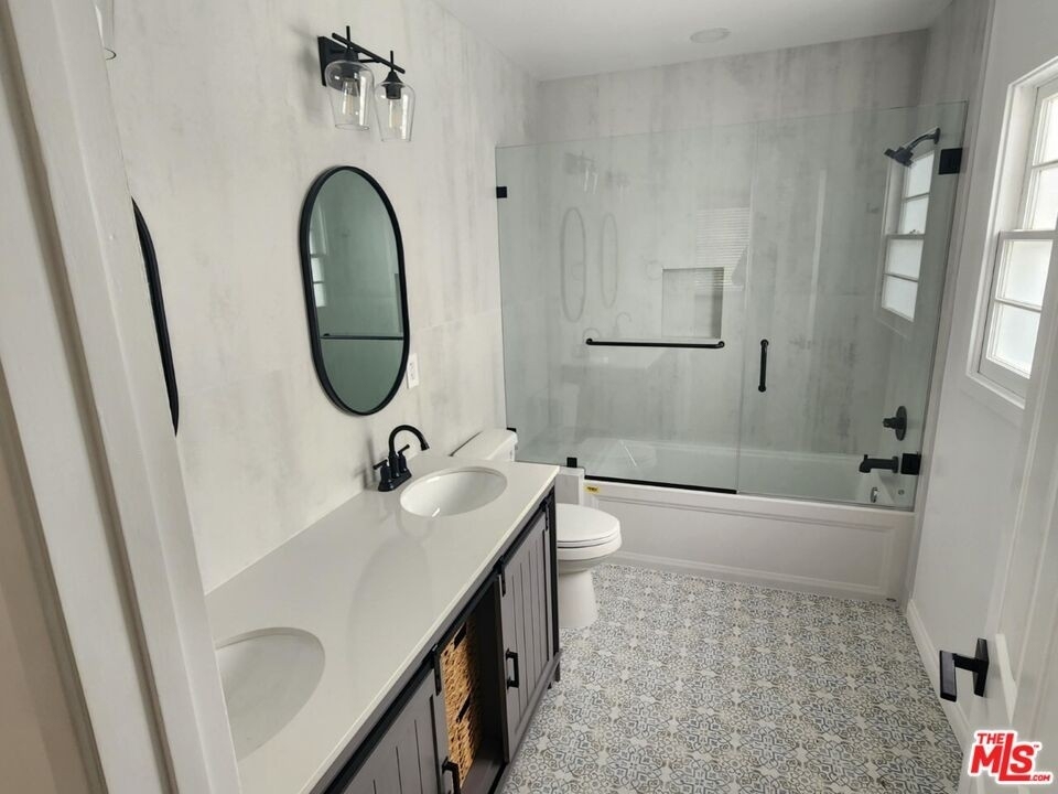 1722 Amherst Ave - Photo 9