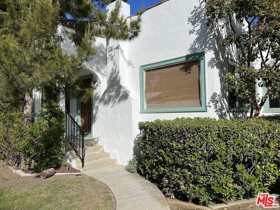 836 Pacific St - Photo 1