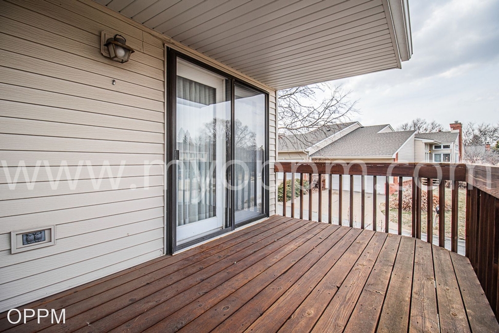 12842 Burt Ct - Photo 9