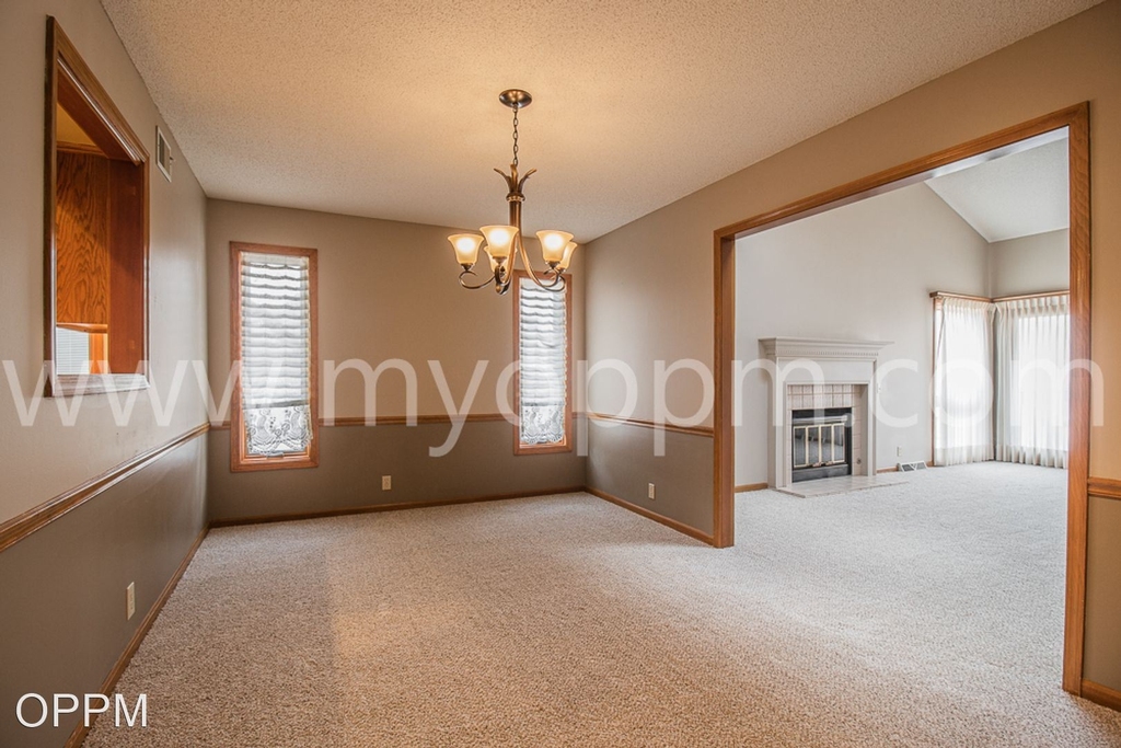 12842 Burt Ct - Photo 3