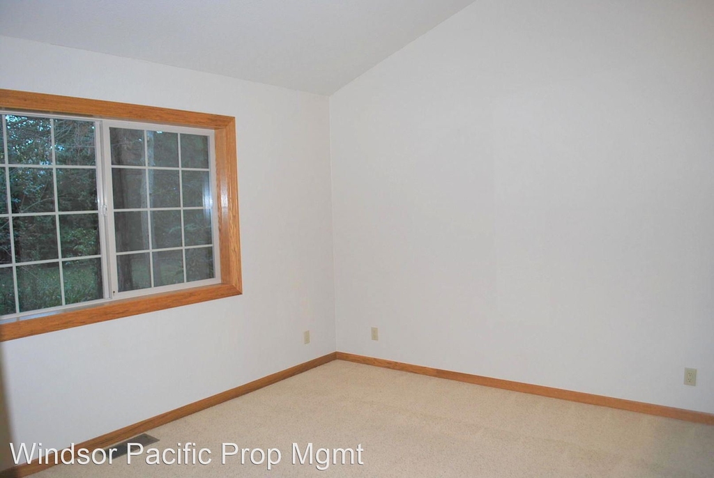 1261 Lawrence Road - Photo 10