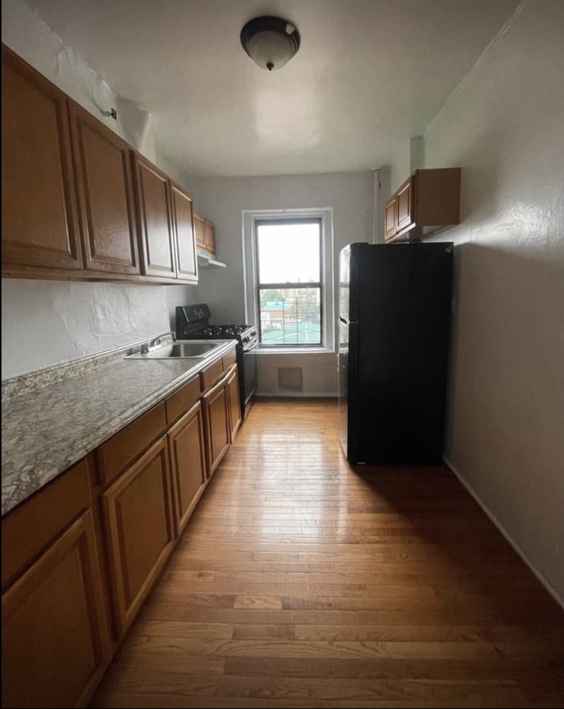 2565 Grand Concourse - Photo 1