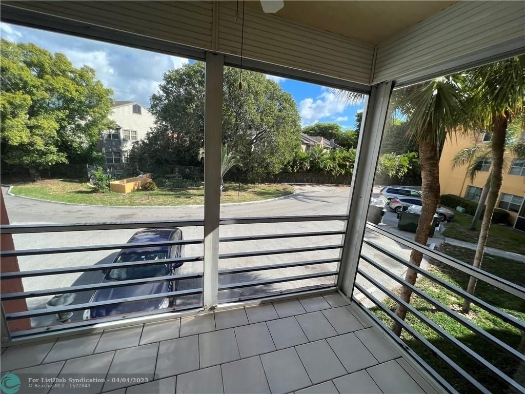 4334 Nw 9th Ave - Photo 5