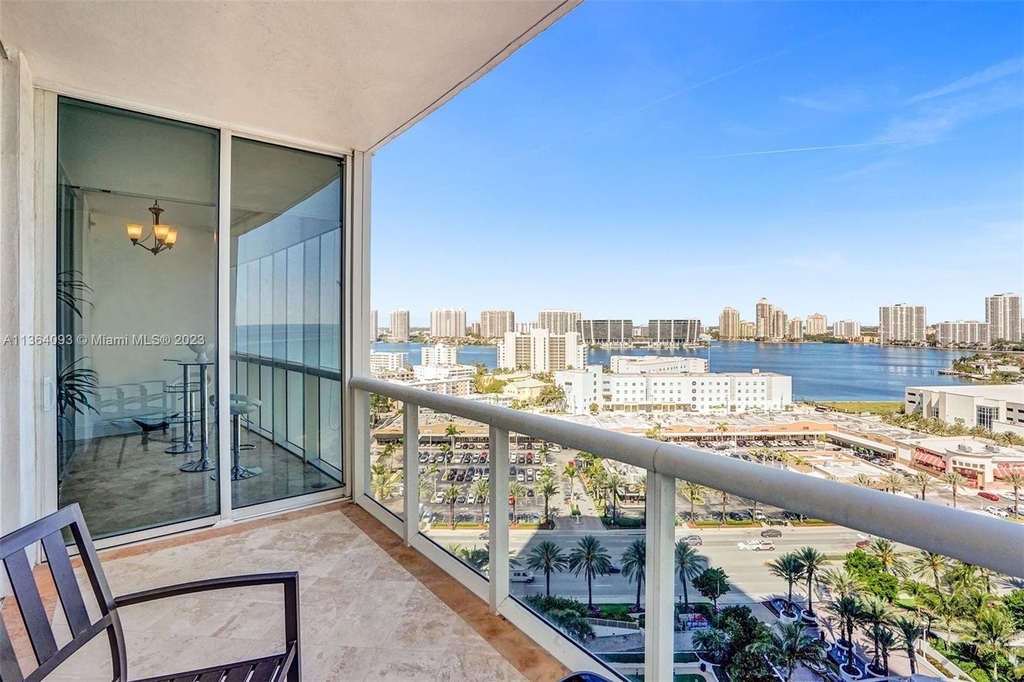 18101 Collins Ave - Photo 42