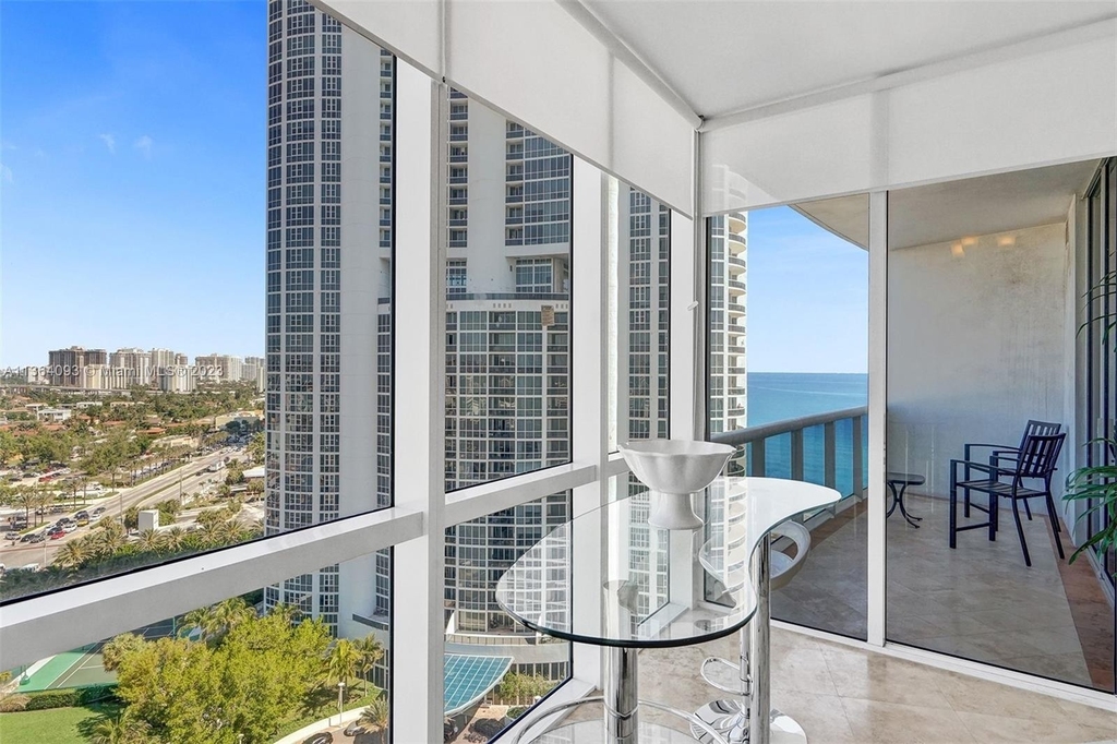 18101 Collins Ave - Photo 45