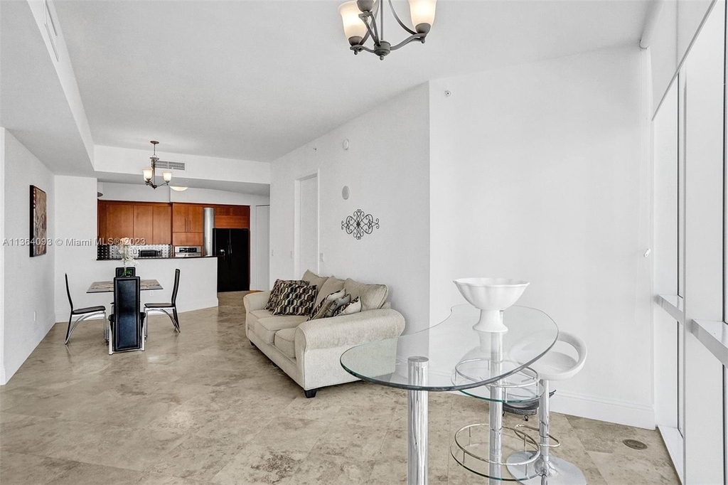 18101 Collins Ave - Photo 13