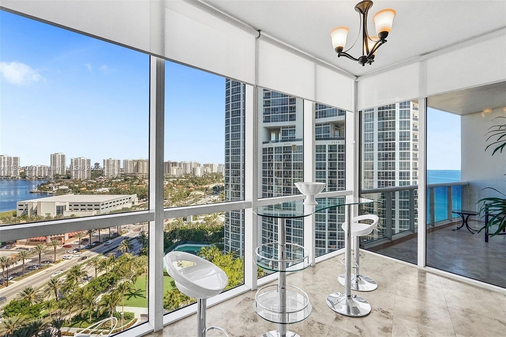 18101 Collins Ave - Photo 20