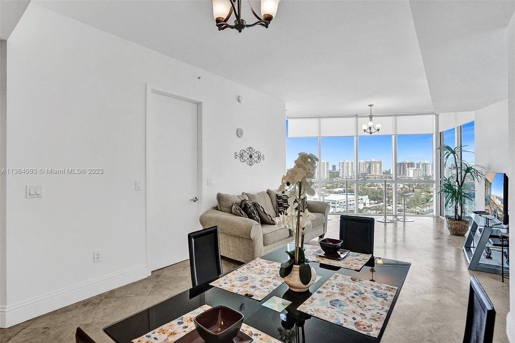 18101 Collins Ave - Photo 15