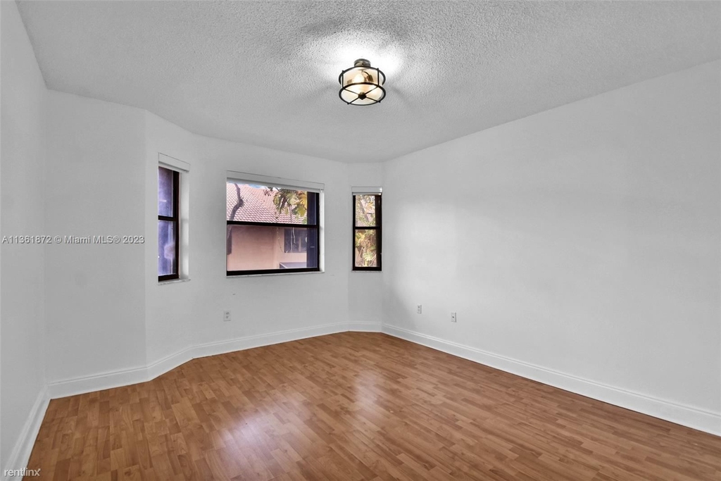 11243 Sw 9th Ct - Photo 17