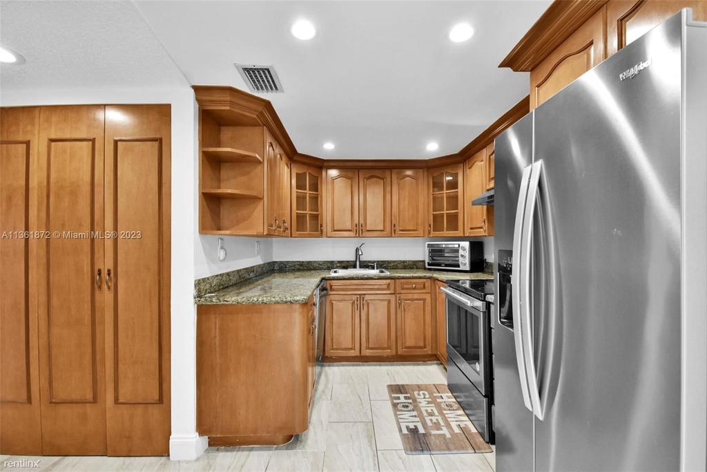 11243 Sw 9th Ct - Photo 10