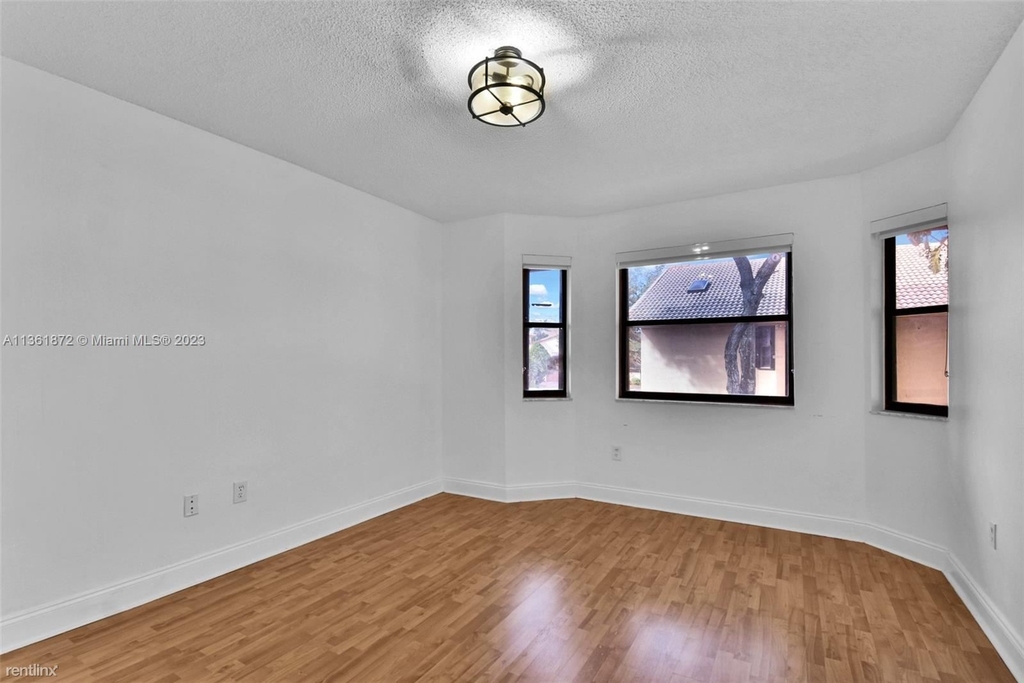 11243 Sw 9th Ct - Photo 20