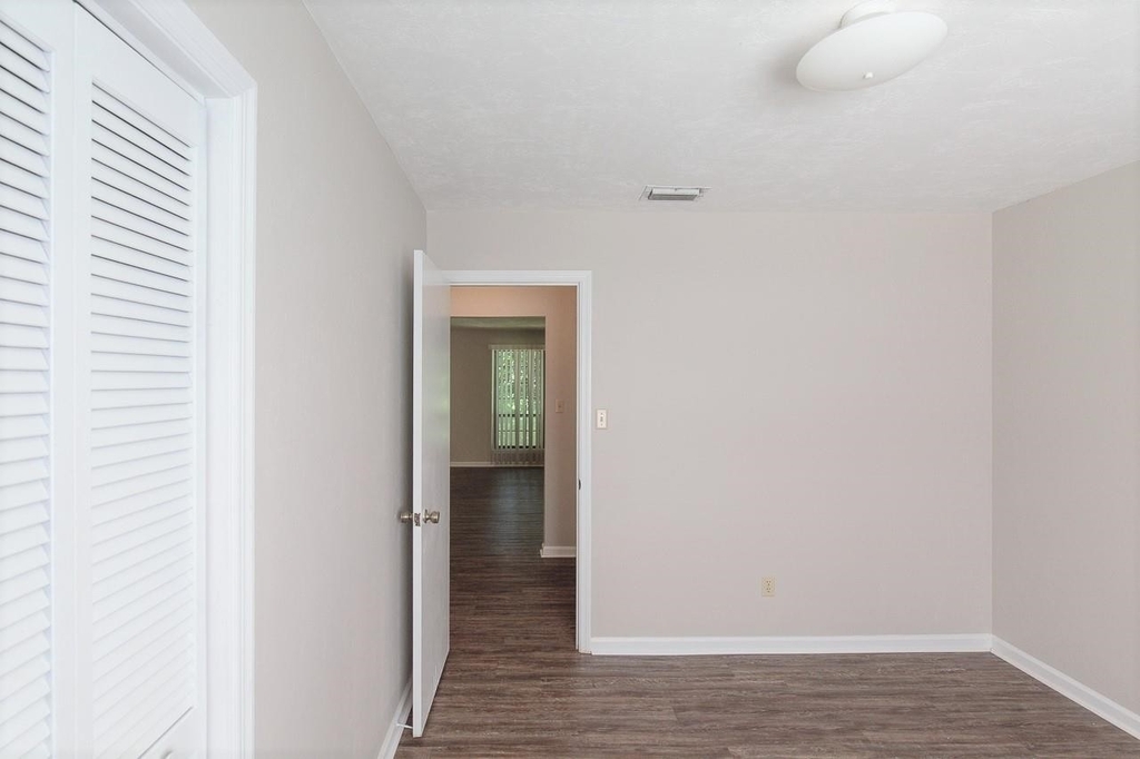 671 Holyoke Court - Photo 15