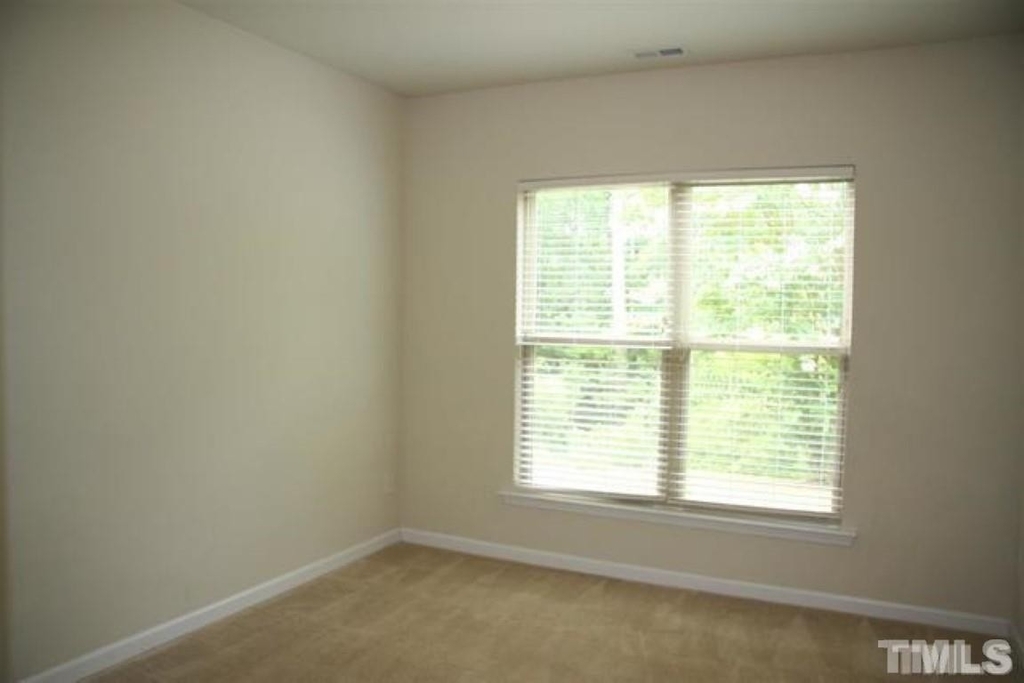 1349 Cozy Oak Avenue - Photo 3