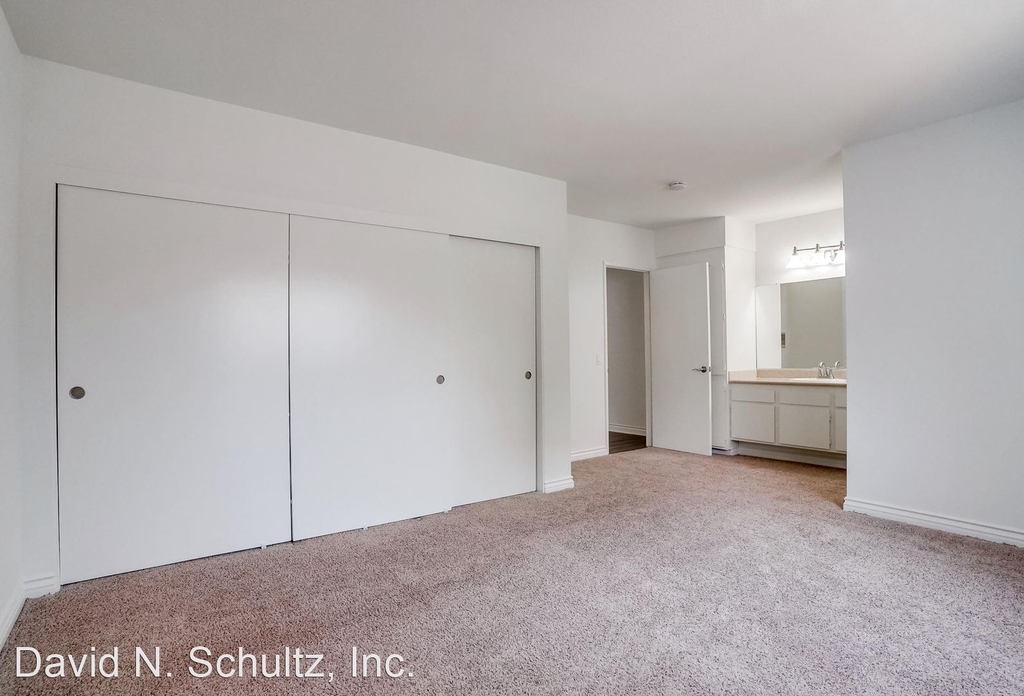 520 W. Wilson Avenue - Photo 11