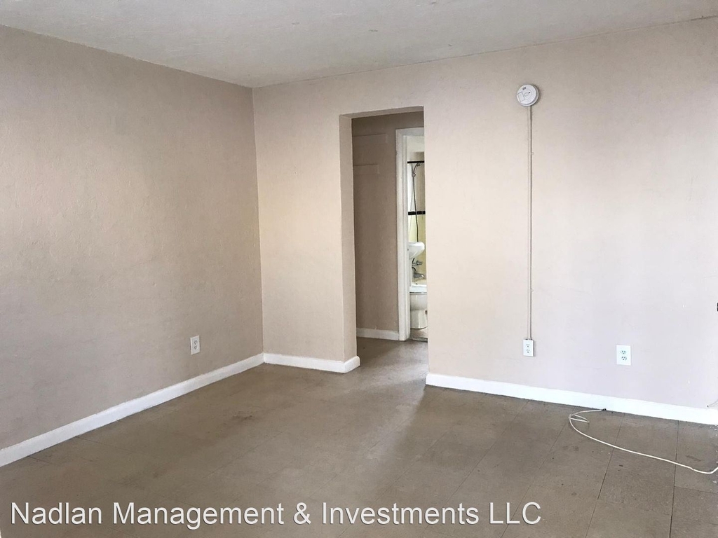 1210 Nw 2 Ave - Photo 1