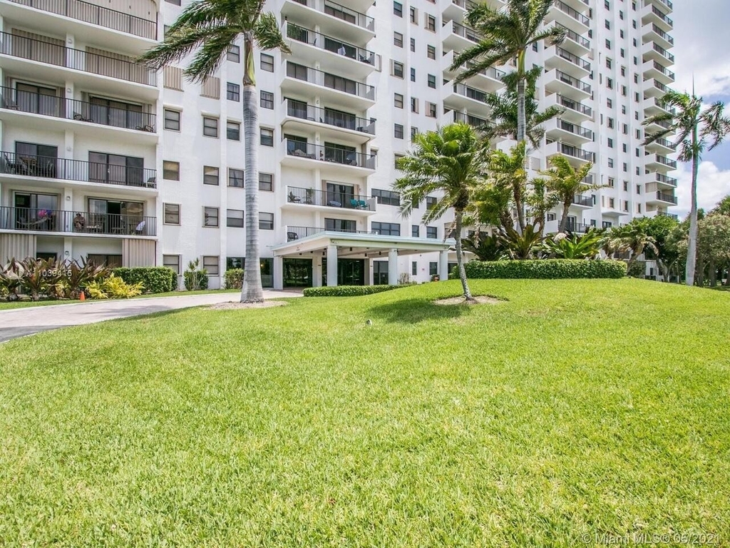 1201 S Ocean Drive - Photo 2