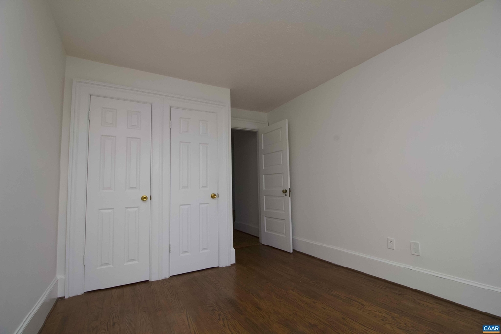 325 Chestnut Ave - Photo 1