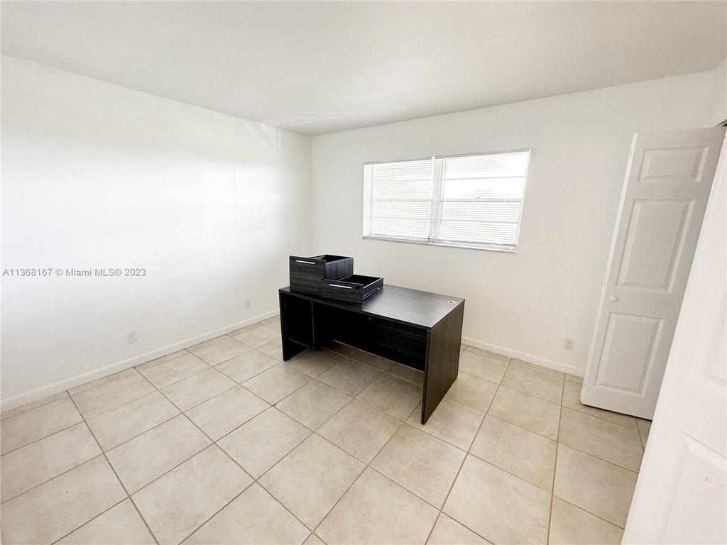 3905 N Nob Hill Rd - Photo 12