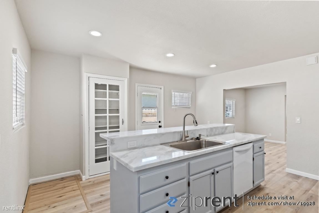 364 N 10th St - Main - Photo 12