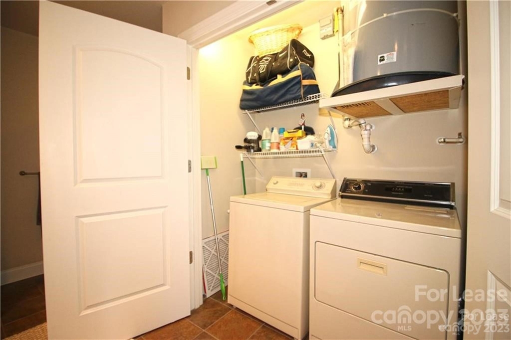 701 Royal Court - Photo 13