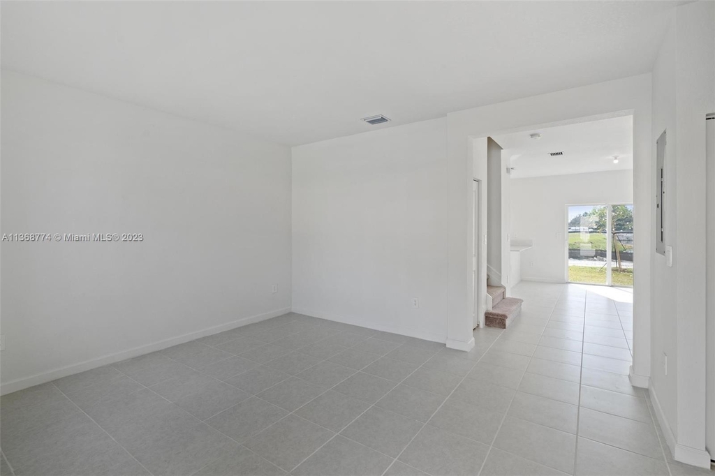 12444 Nw 23 Court - Photo 2